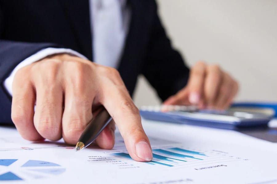 Plan Esencial — Consultoría financiera mensual